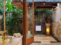 Villa Bayuh Sabbha, Guest Bathroom